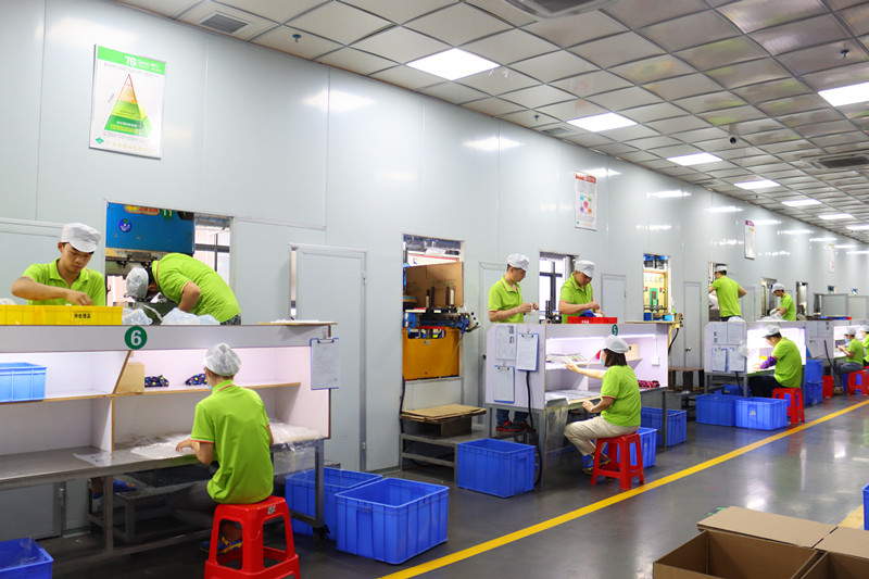 硅膠制品成型產(chǎn)線油壓機臺